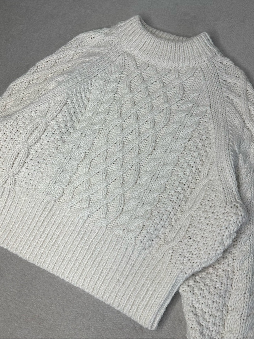 H&M Cozy Cable Knit Women's Winter Sweater in Cream